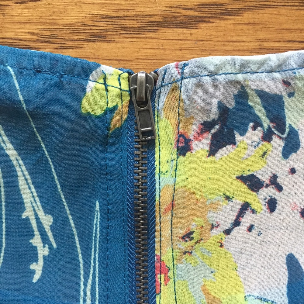 Front Knot Blouse - Picture 5 of 5